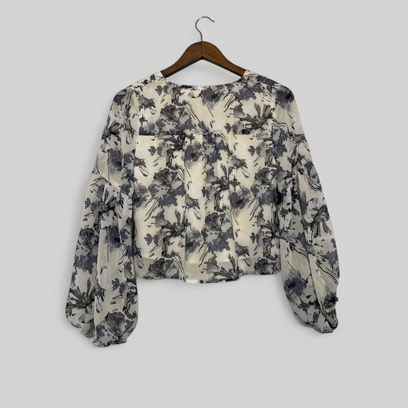 Promesa Floral Long Lantern Sleeve Crop Top with Lace Font Tie - Picture 2 of 2